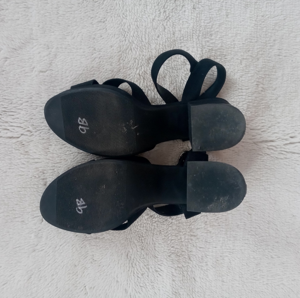 -- X -- Black Suede Chunky Sandals Divided H&M - Picture 5 of 6